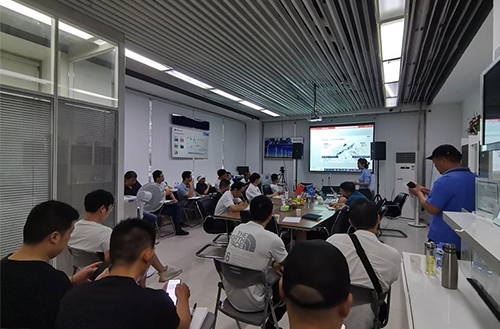 ky体育集团成功举办“赢领-SKF斯家伙伴智能管理核心能力共建”与“服务能力技术提升转型”培训